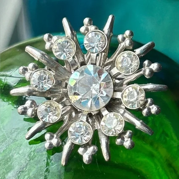 Vintage Atomic Starburst Rhinestone Silver Toned Brooch Measures - Picture 2 of 6